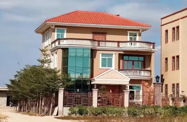 200平米房頂用合成樹脂瓦大概多少錢